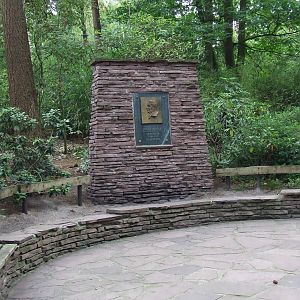 Memorial, Johan Burgers