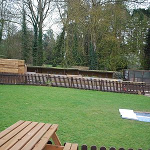 ENCLOSURE ALL ROUND BUILDINGS 4