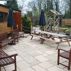 ENCLOSURE ALL ROUND BUILDINGS 18