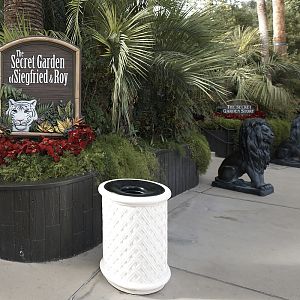 Seigfreid and Roys Secret Garden