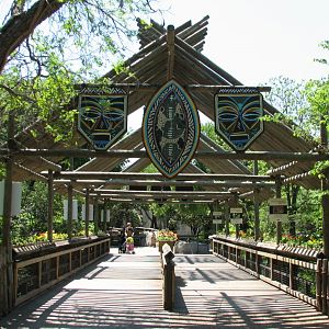 Zoo Entry - Footbridge