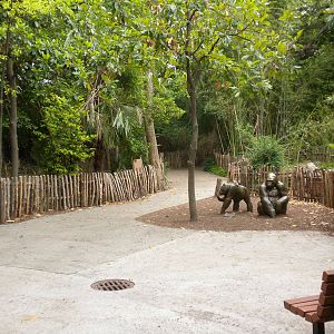 Nature Trail Gorilla Statues