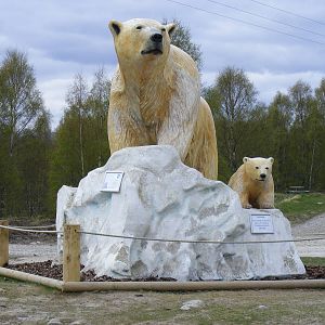 Polar bear statue at Highland Wildlife Park, 17 May 2010