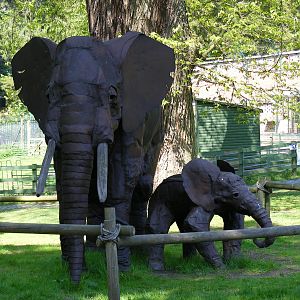 African elephant statues at Camperdown Wildlife Centre, 18 May 2010