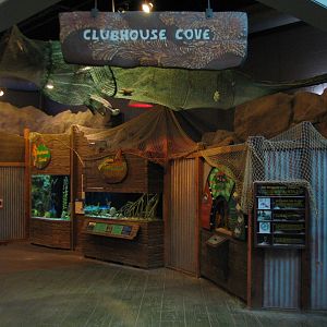 Discovery Bay - Clubhouse Cove - Entry