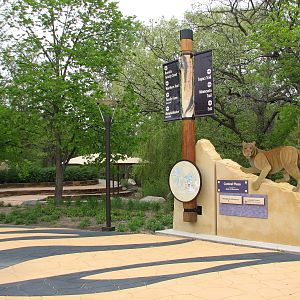 Central Plaza - Entry