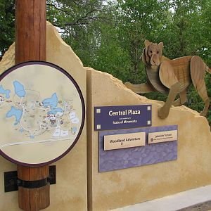 Central Plaza - Entry Sign