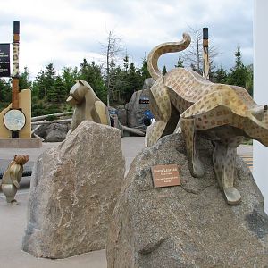 Central Plaza - Sculptures