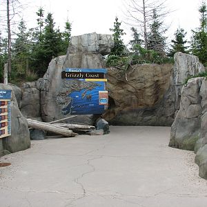 Russia's Grizzly Coast - Entrance