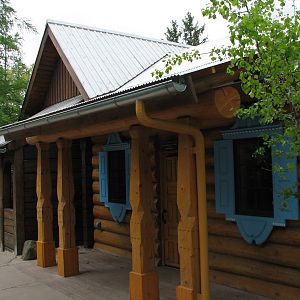 Russia's Grizzly Coast - Forested South - Conservation Science Cabin Exteri