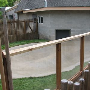 Small Animal Building - Outdoor Siamese Crocodile