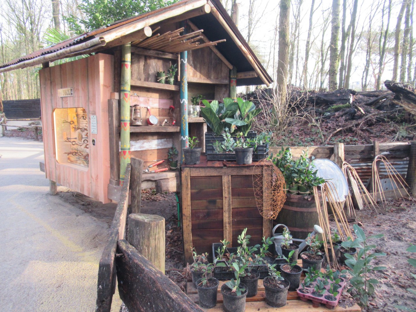 01 2025 - New chimp enclosure visitor information point