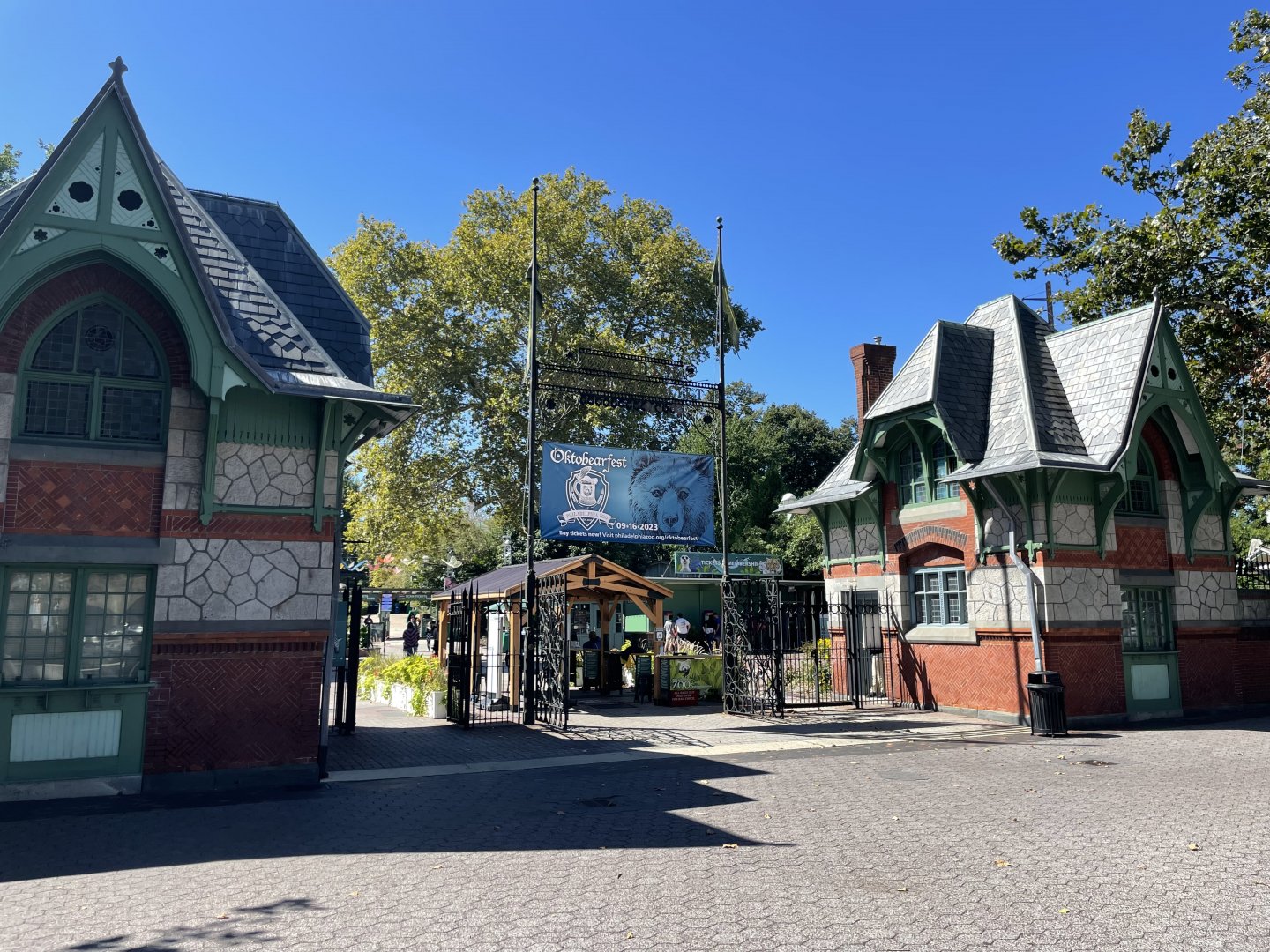 09/15/23 - Zoo entrance