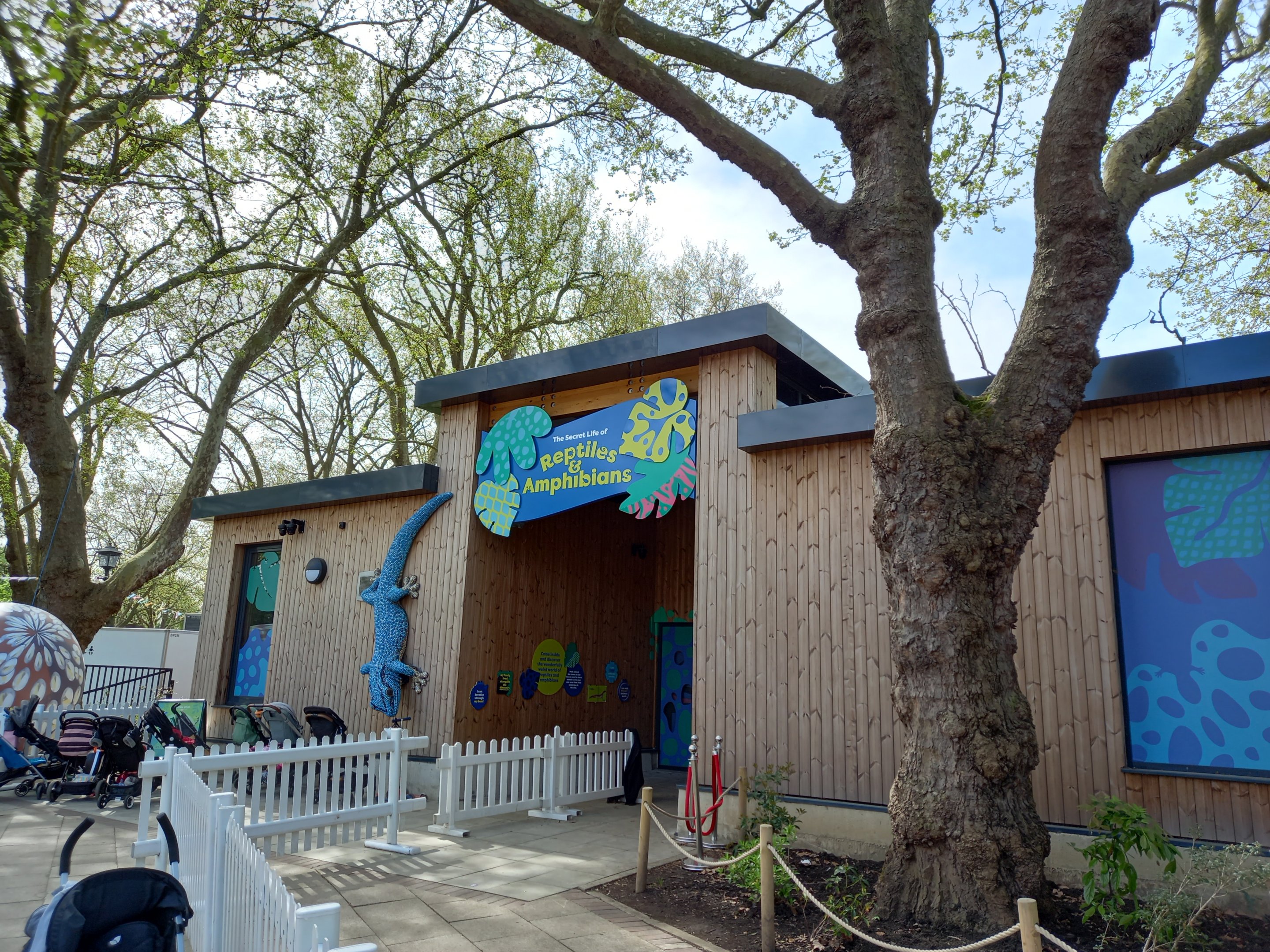 14/04/2024 - Reptile and Amphibian House entrance