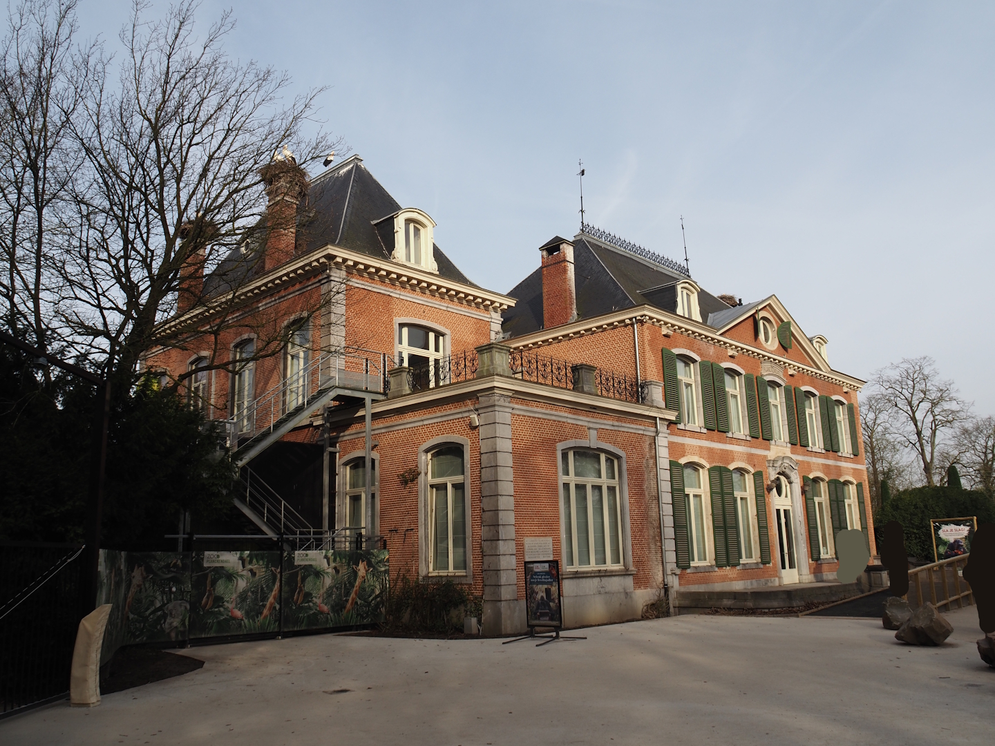 1780 manor house, usually a restaurant but currently used as a ticket office and gift shop building, 2024-03-20