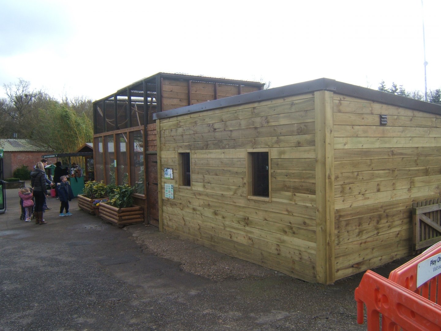 18/3/2017 View of Common Squirrel Monkey enclosure