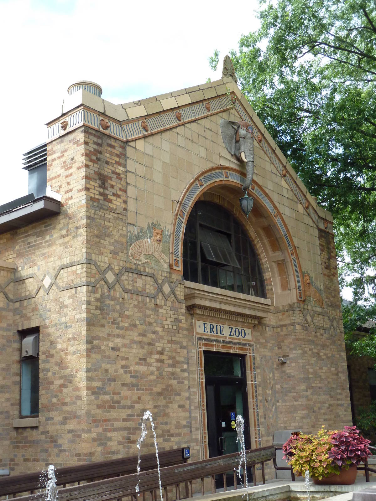 1930 Main Zoo Building