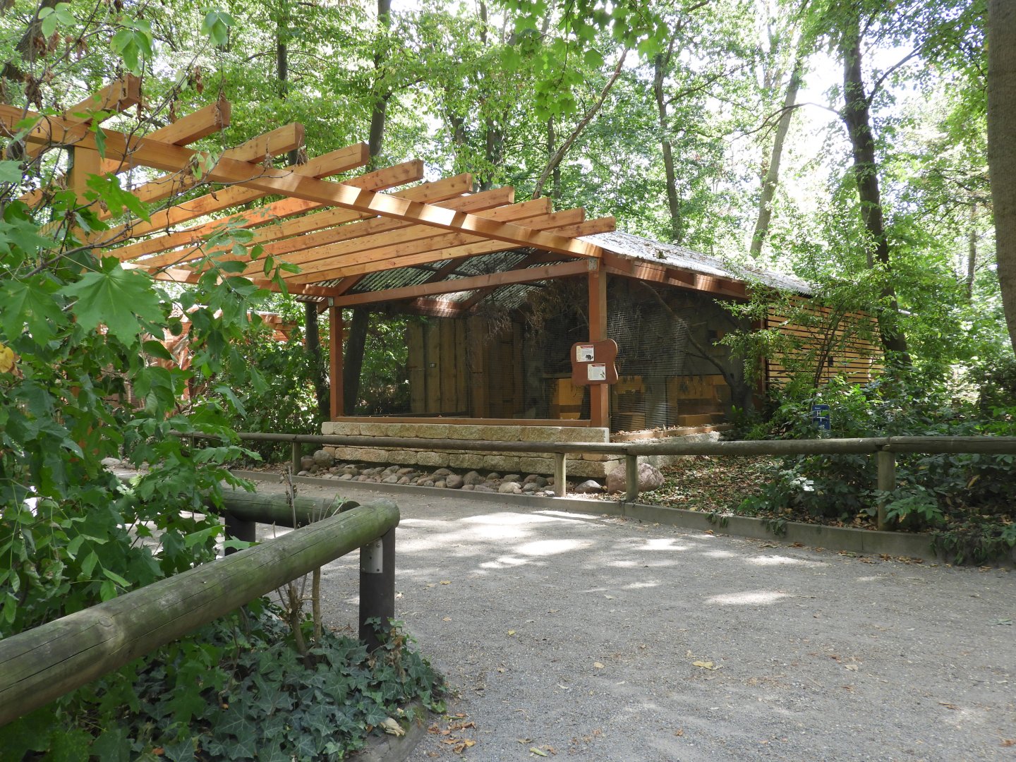 [2022] View towards viscacha and siskin enclosure