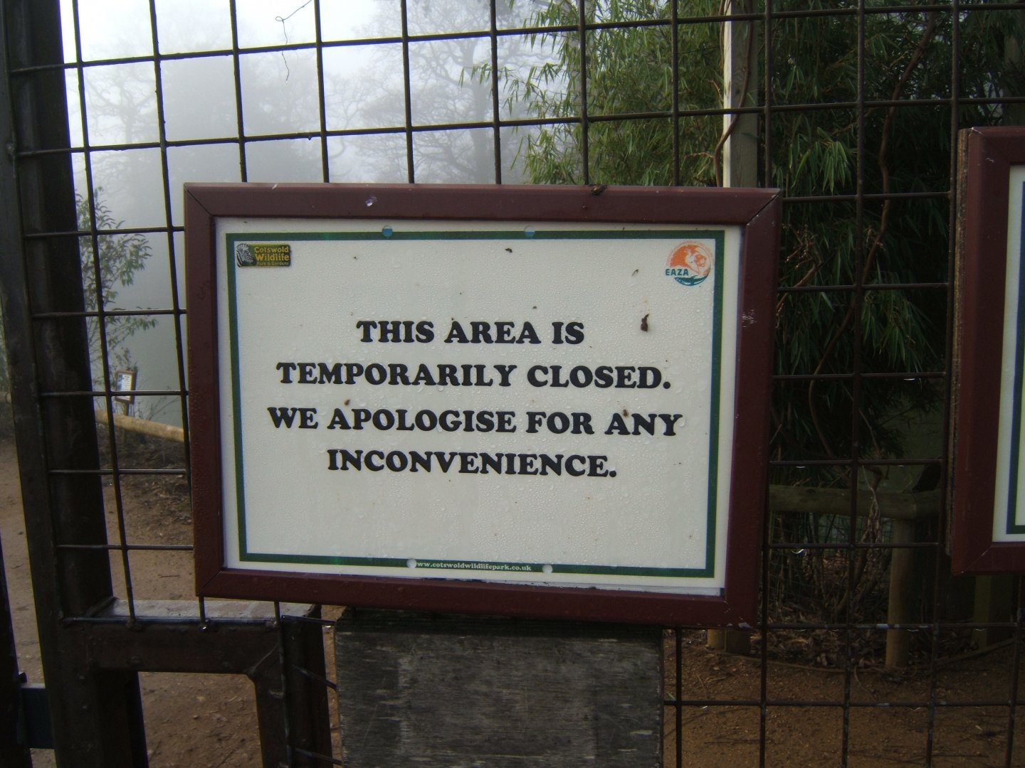 28/12/2016 Signage to wards the waterfowl and Wolves