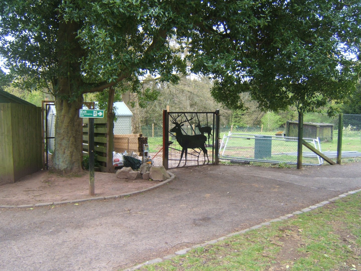 28/4/2017 Gates to the former Deer walk through