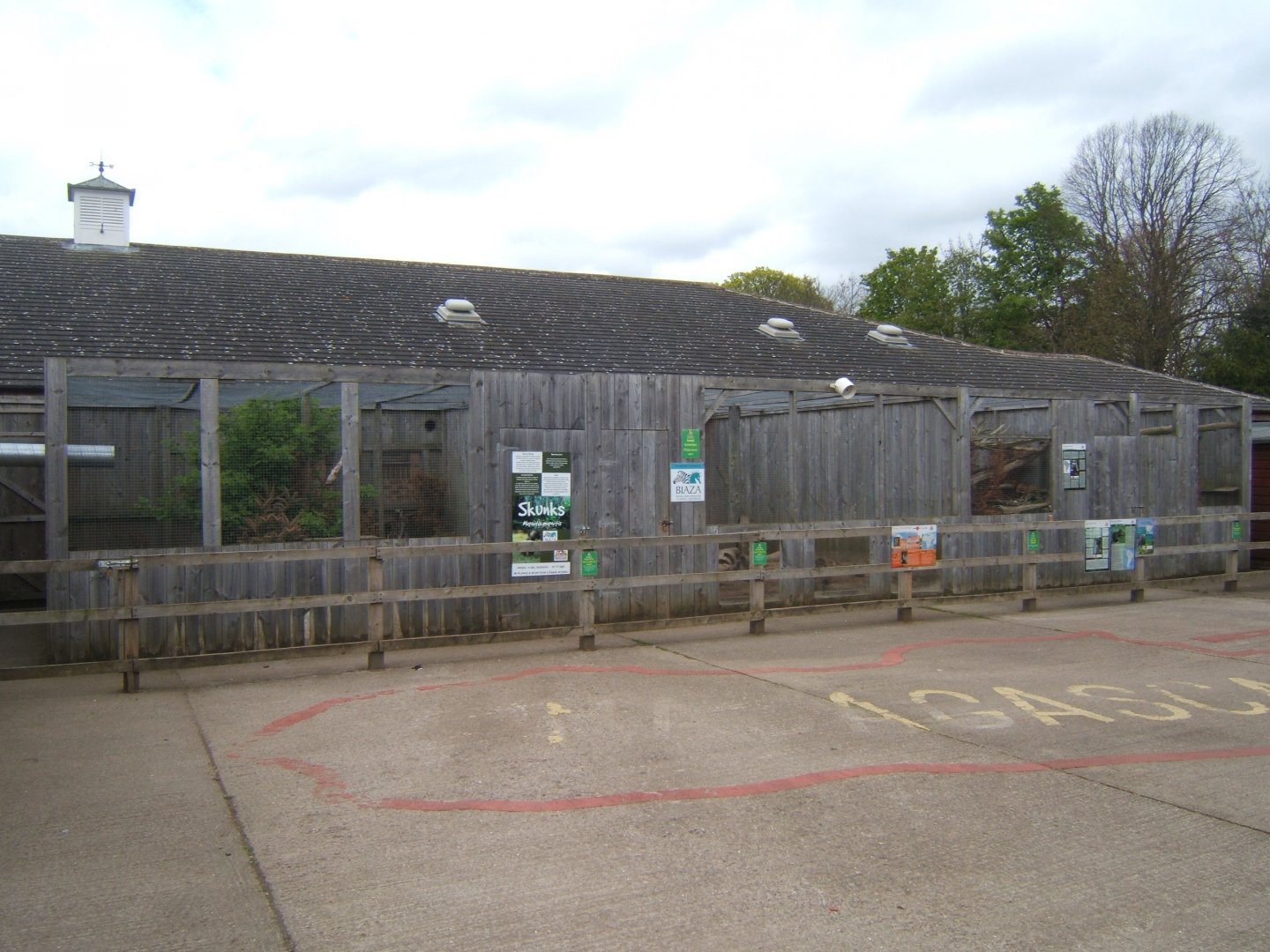 29/4/2017 View of enclosures