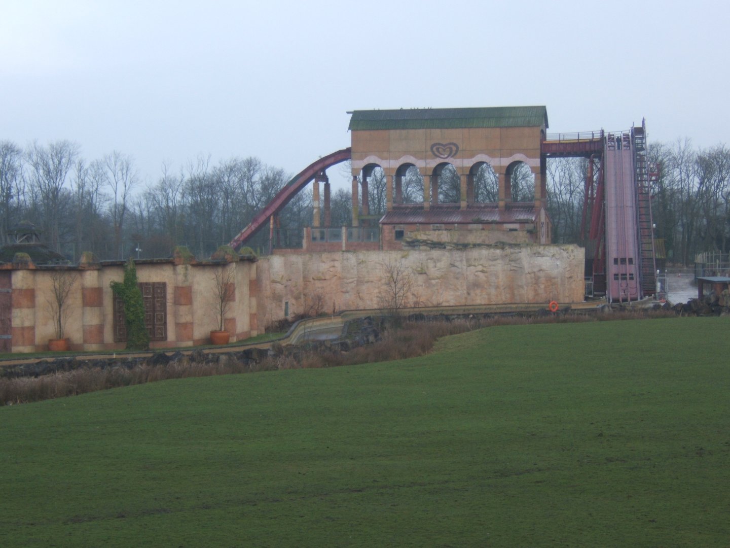 5/2/2017 View showing Log Flume ride over the top of the Lion House