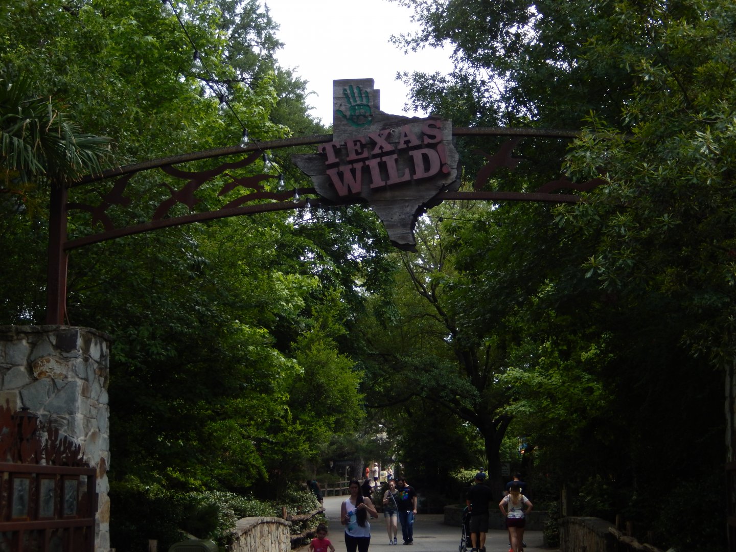 5/21/2018 - Texas Wild! Entry Arch