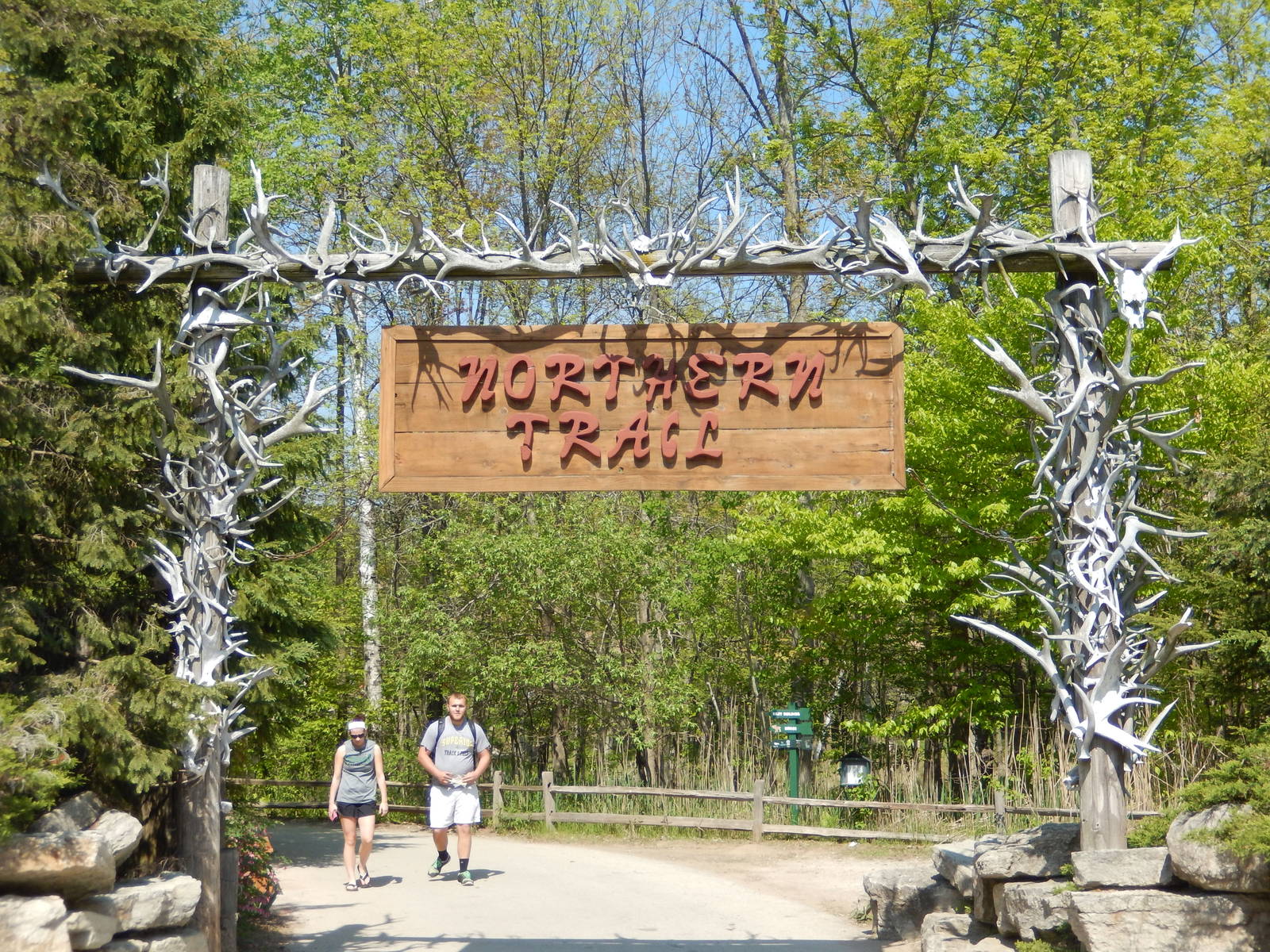 5/22/2016 - Northern Trail Antler Archway