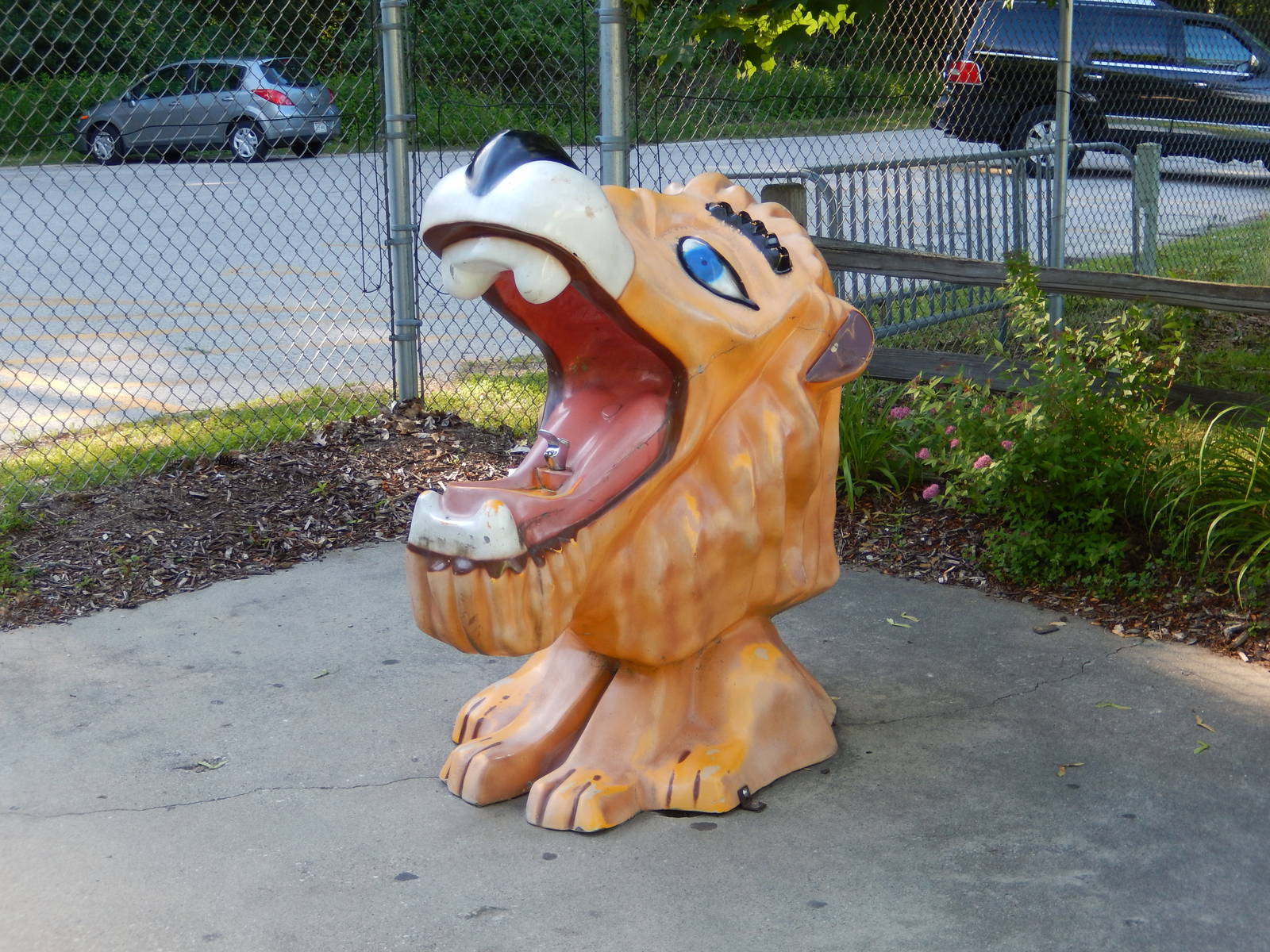 6/23/2016 - Lion Drinking Fountain