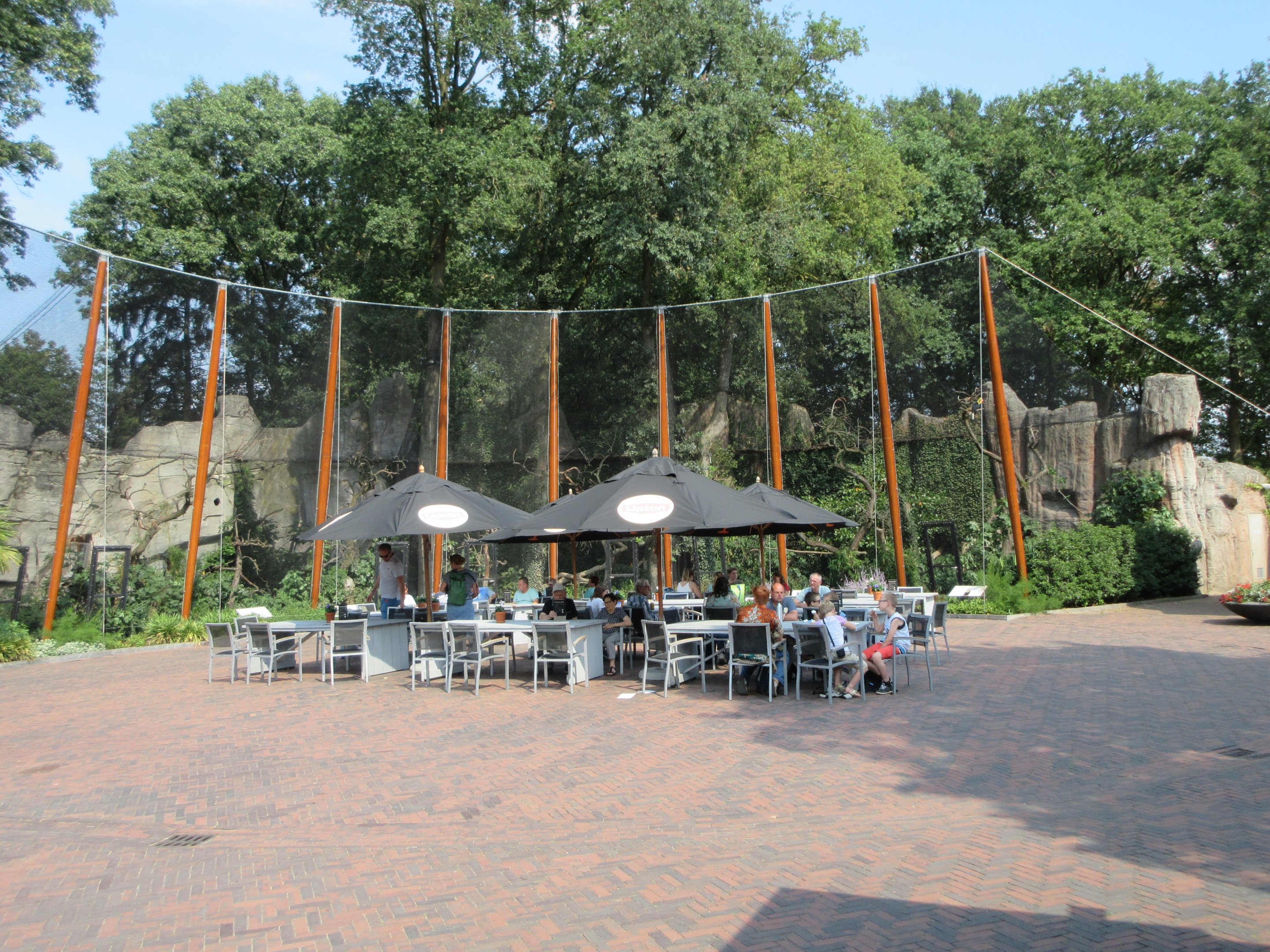 6 Hornbill Aviaries + Eating Area