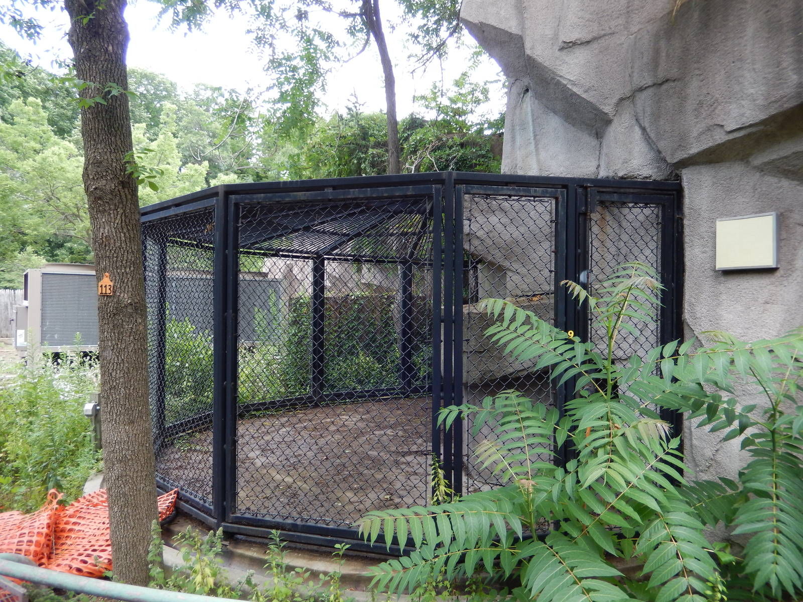 7/18/2015 - Off-Display Cage