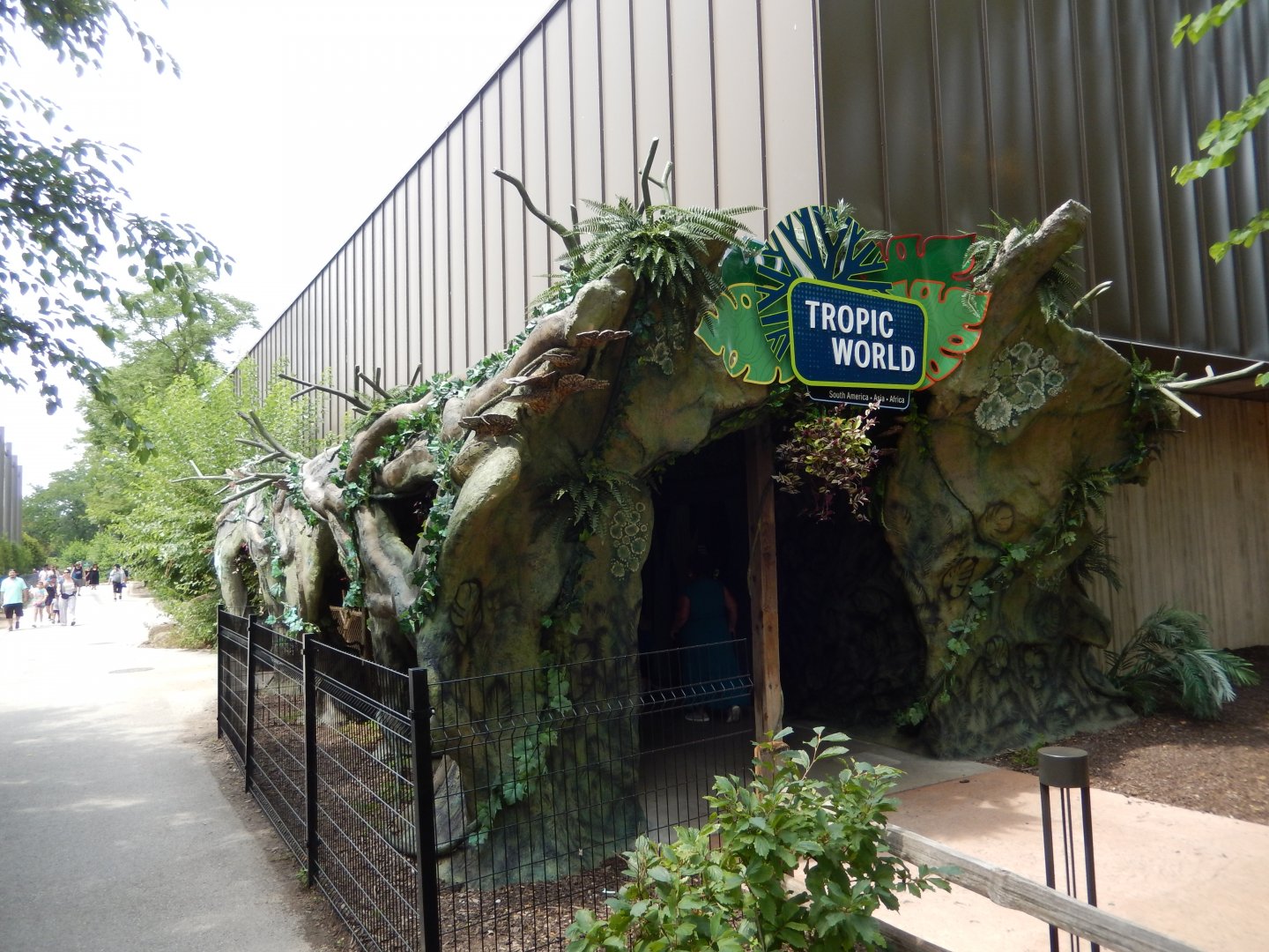 8/16/2025 - New Entrance to Tropic World