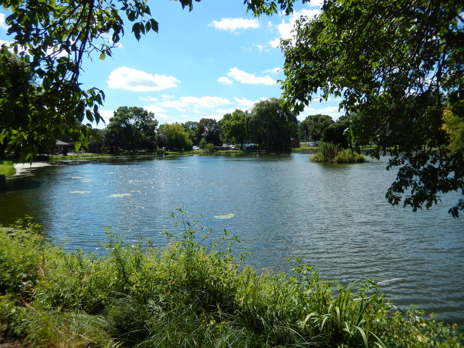 8/22/2016 - Menominee Park Zoo - Lake