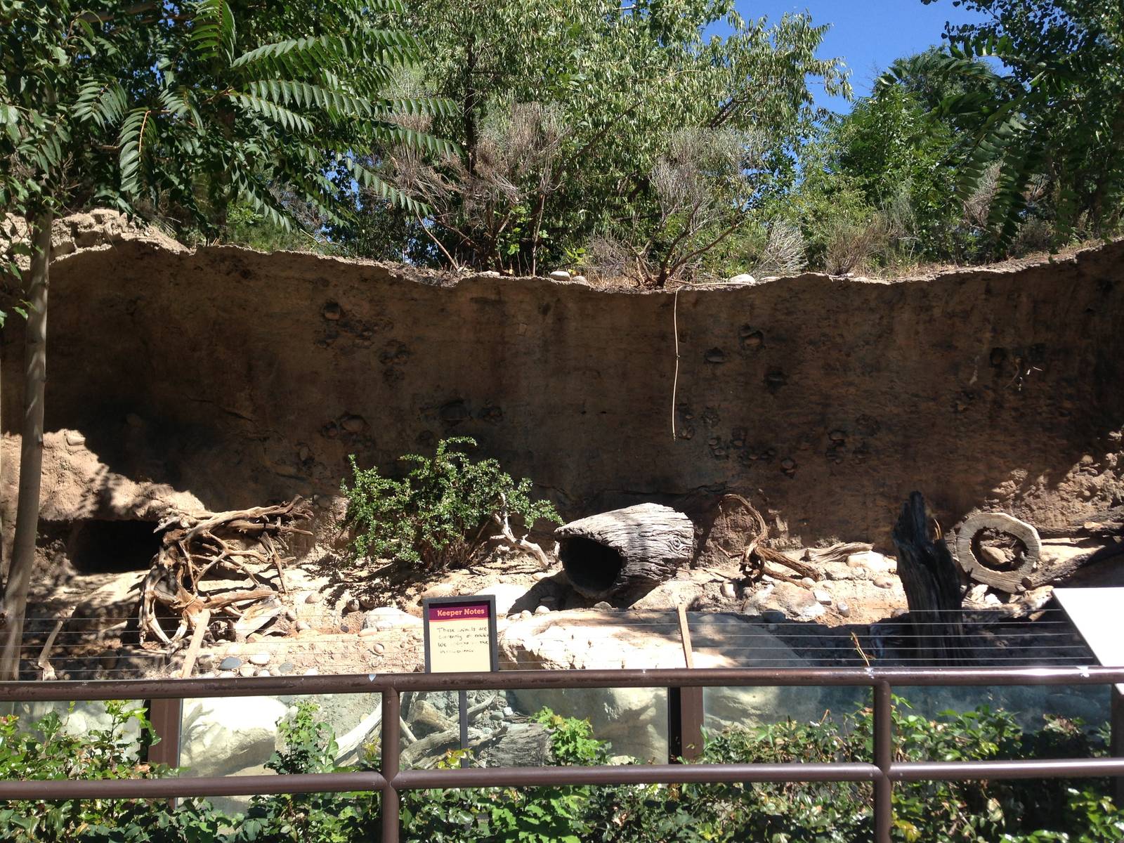 8/24/2014 - Empty Exhibit