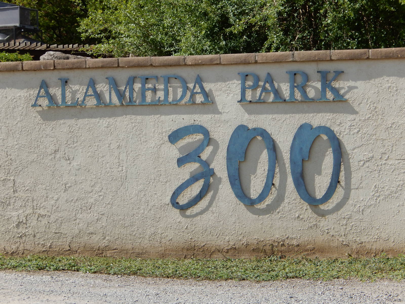 8/8/2015 - Sign on the Zoo Wall