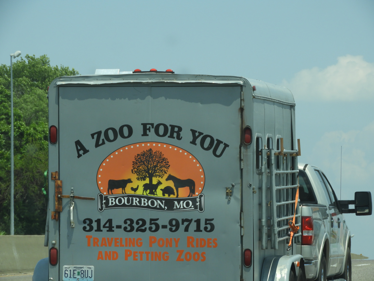 A Zoo For You truck