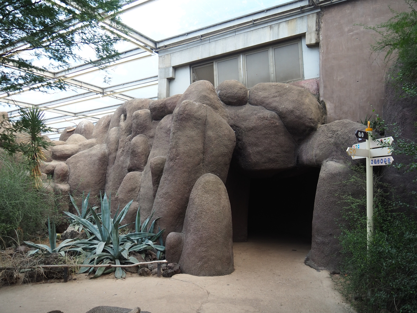 Access to cave area with reptile and nocturnal exhibits and canyon aviary viewing area, 2023-10-07
