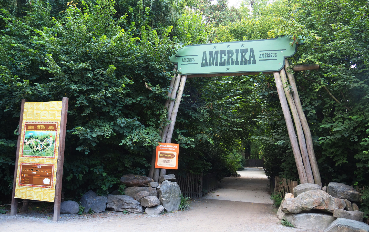 Access to Planckendael's American section, 2020-08-15