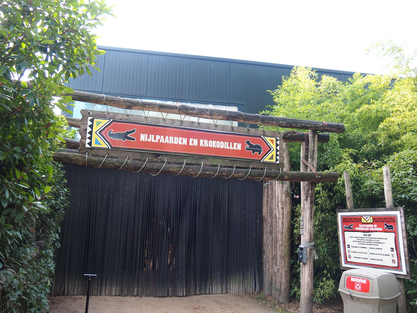 Access to the Hippopotamus and Nile crocodile house, 2019-09-15