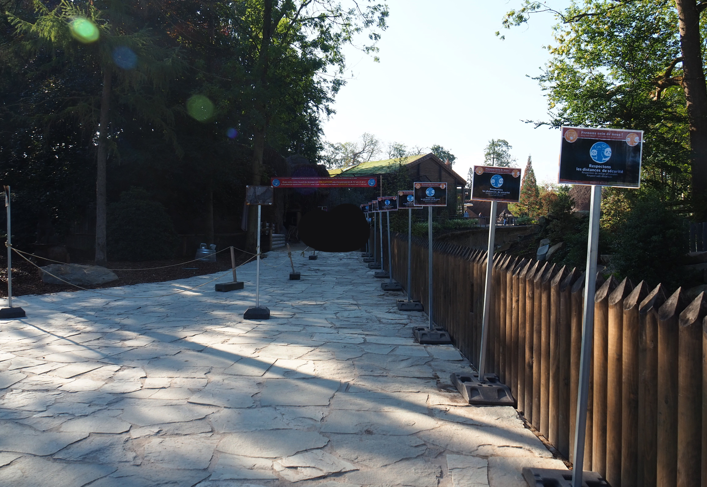 Access to the new exhibits of The Land of the Cold with Covid-19 queuing area and signage, 2020-09-02