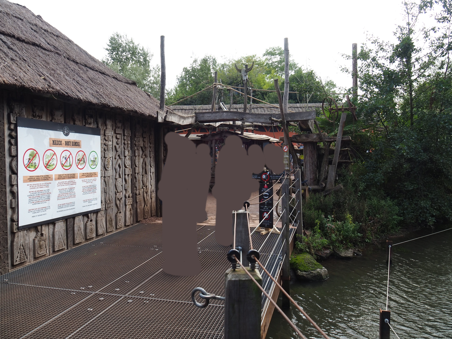 Access to the walk-through lemur island, 2019-10-04