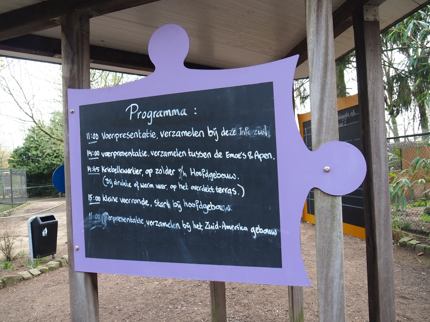Activities of the day at Zie-Zoo sign, 2019-04-06