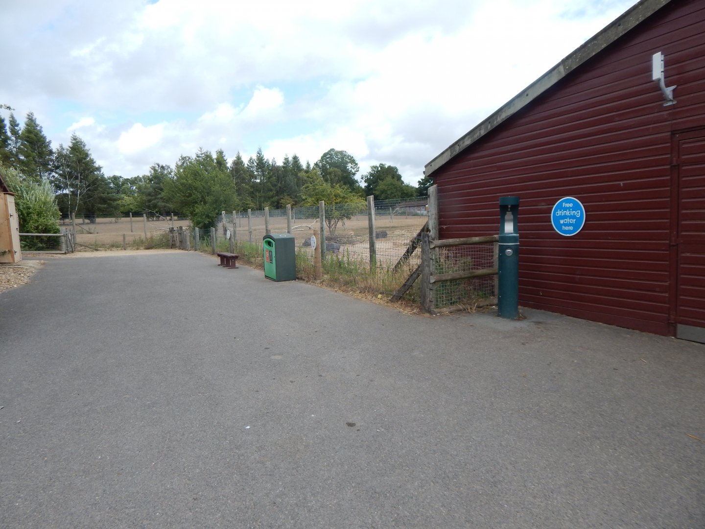Addax and Saharan dorcas exhibit 150725