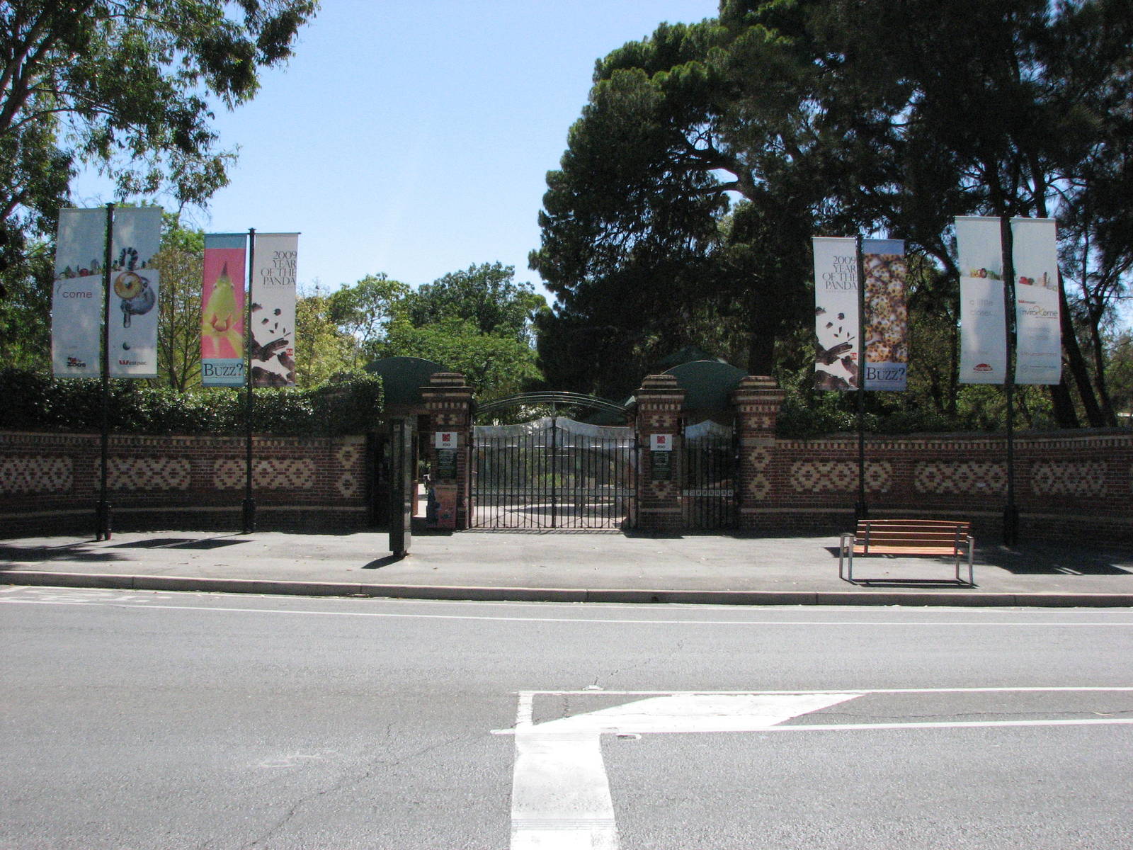 Adelaide Zoo 2008 - Historic main gate from across the street