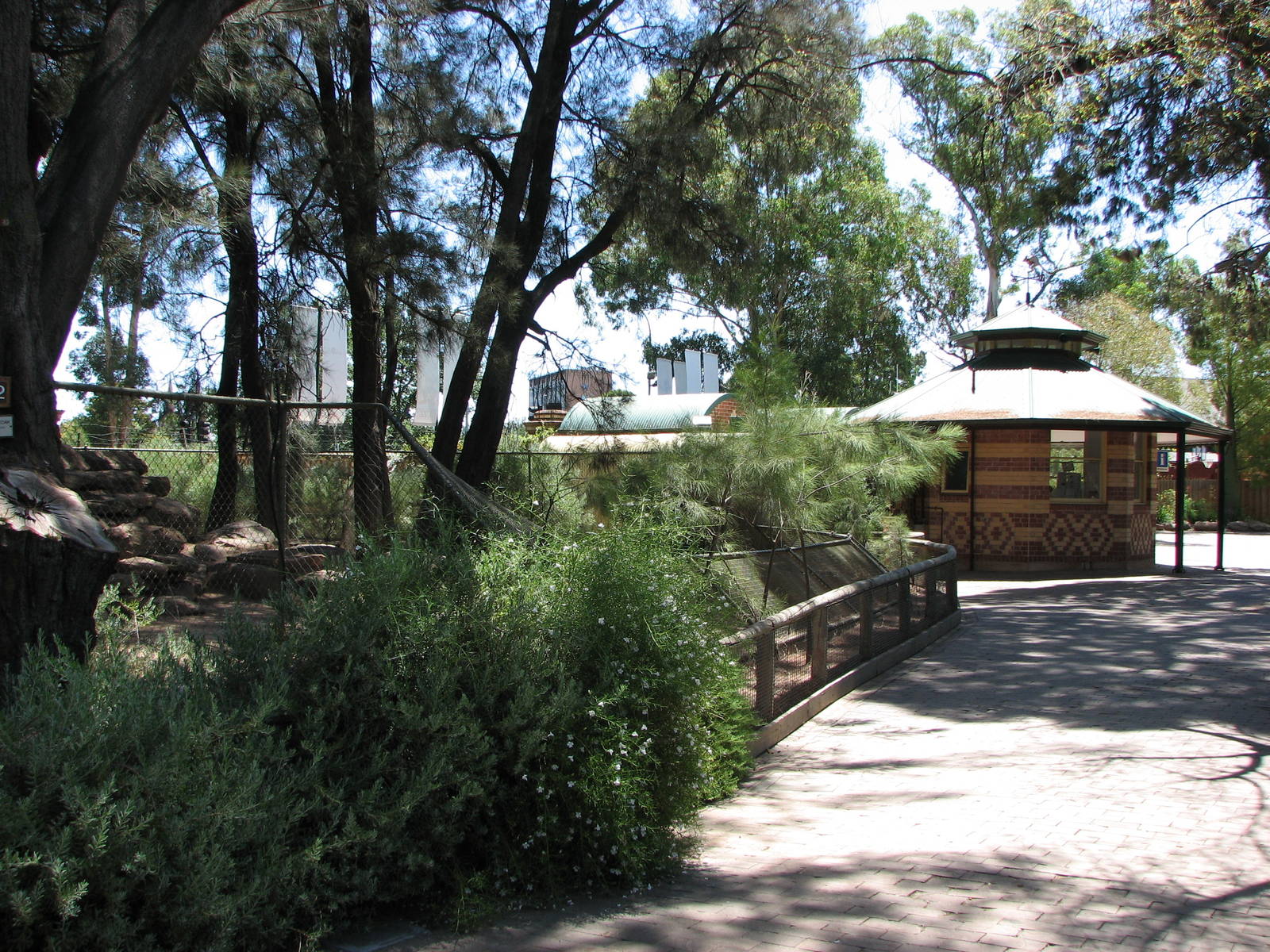 Adelaide Zoo 2008 - Information booth and Wallaby exhibit