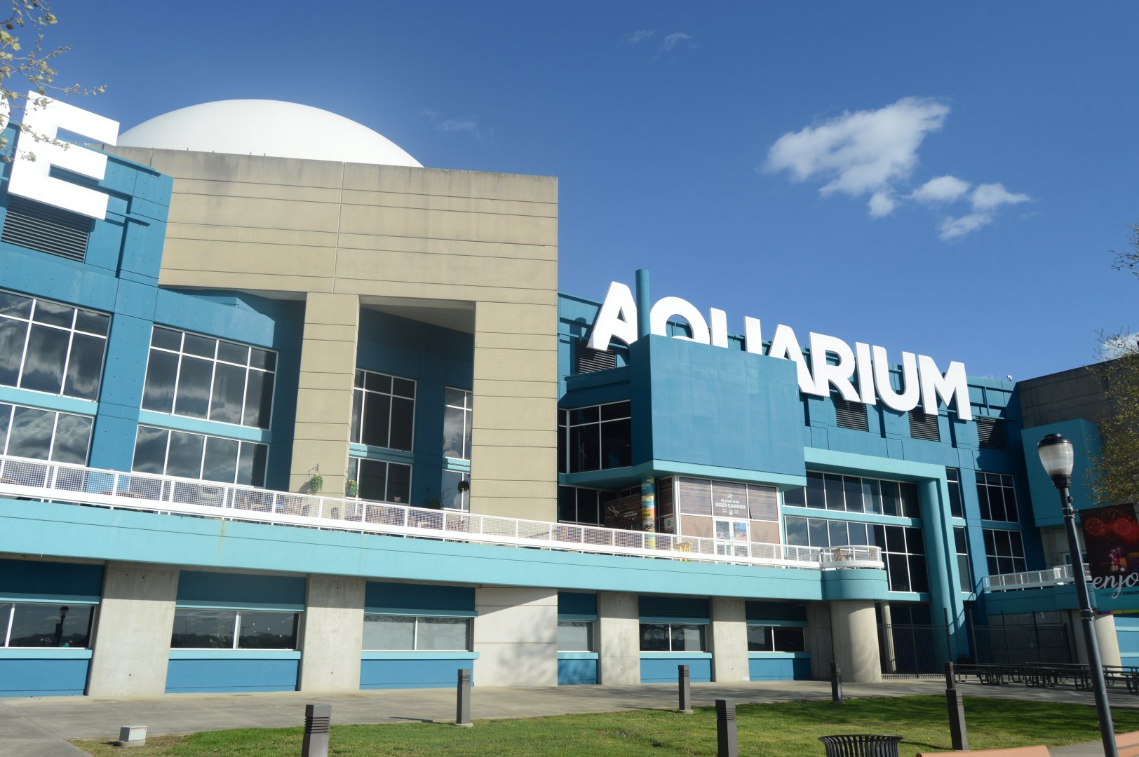 Adventure Aquarium - Outside View