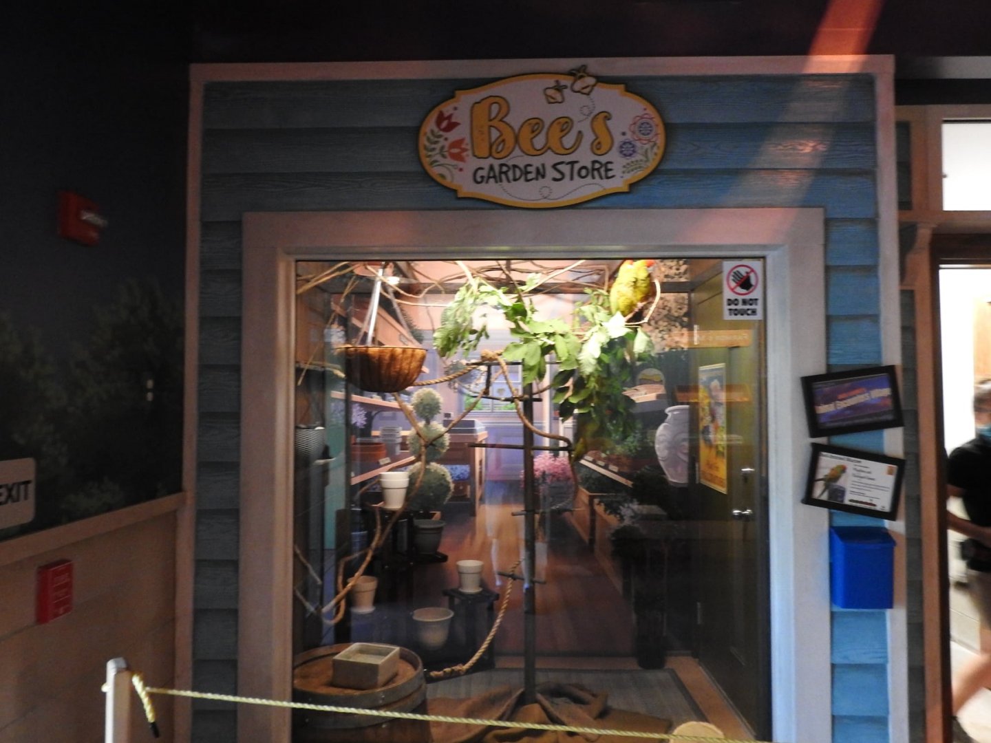 Adventure Cove July 2020: Florist Themed Exhibit