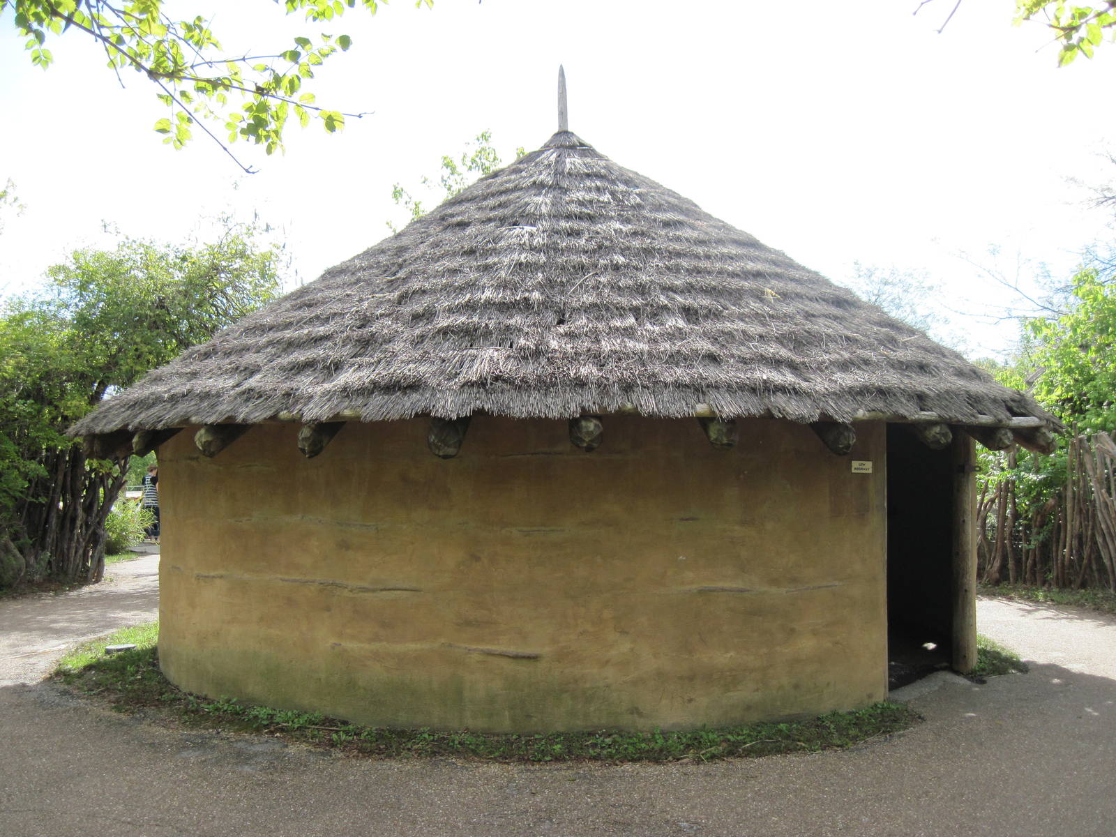 Africa-Bomas Hut