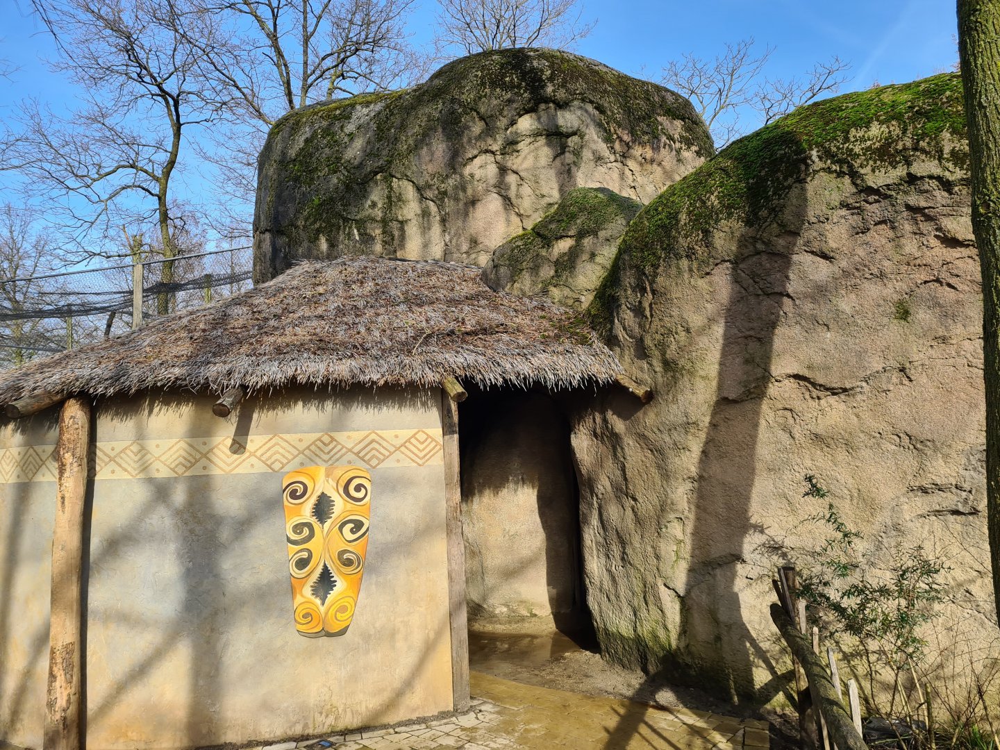 Africa - Kopje with indoor holding for White-naped mangabey and Serval