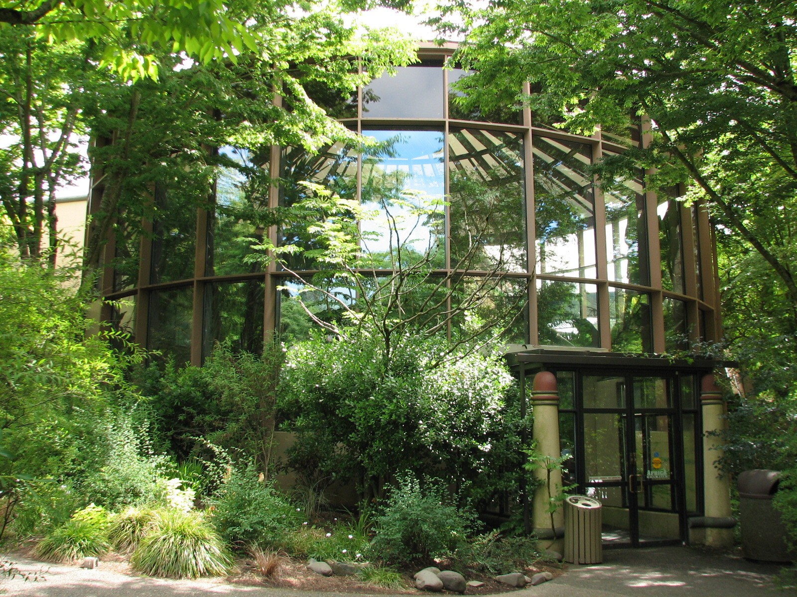 Africa - Vollum Aviary